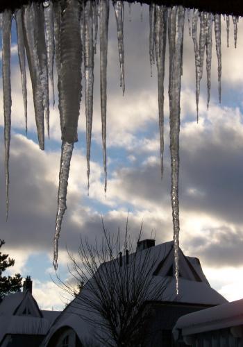 Eiszapfen (zingst-im-winter_100_6257.JPG) wird geladen. Ein Zingster Winter erwartet Sie.